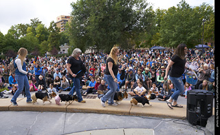Tour de Corgi - Costume Contest - Korgdashians