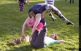 World Hoop Day 2019 - acrobats