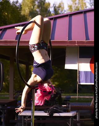 World Hoop Day 2019 - acrobats