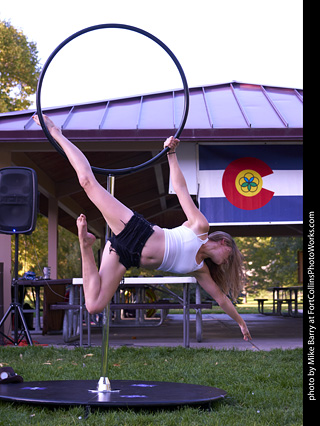 World Hoop Day 2019 - acrobats