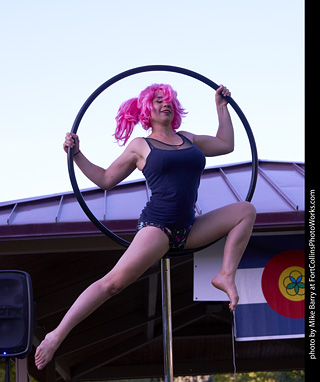 World Hoop Day 2019 - acrobats