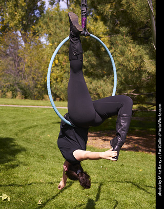 World Hoop Day 2019 - acrobats